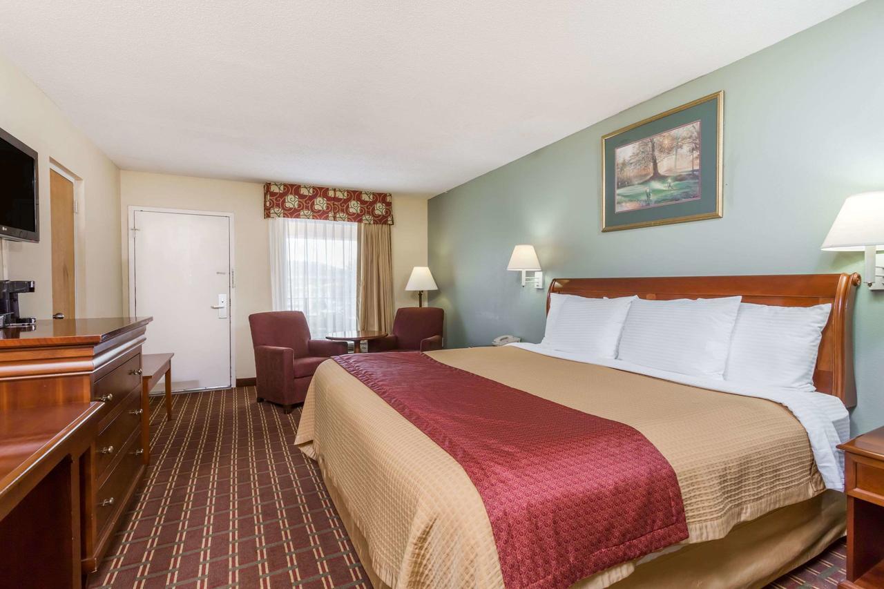 Days Inn By Wyndham Orangeburg Ngoại thất bức ảnh