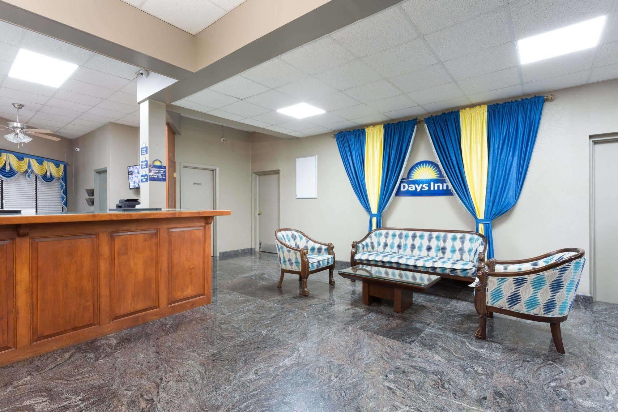 Days Inn By Wyndham Orangeburg Ngoại thất bức ảnh