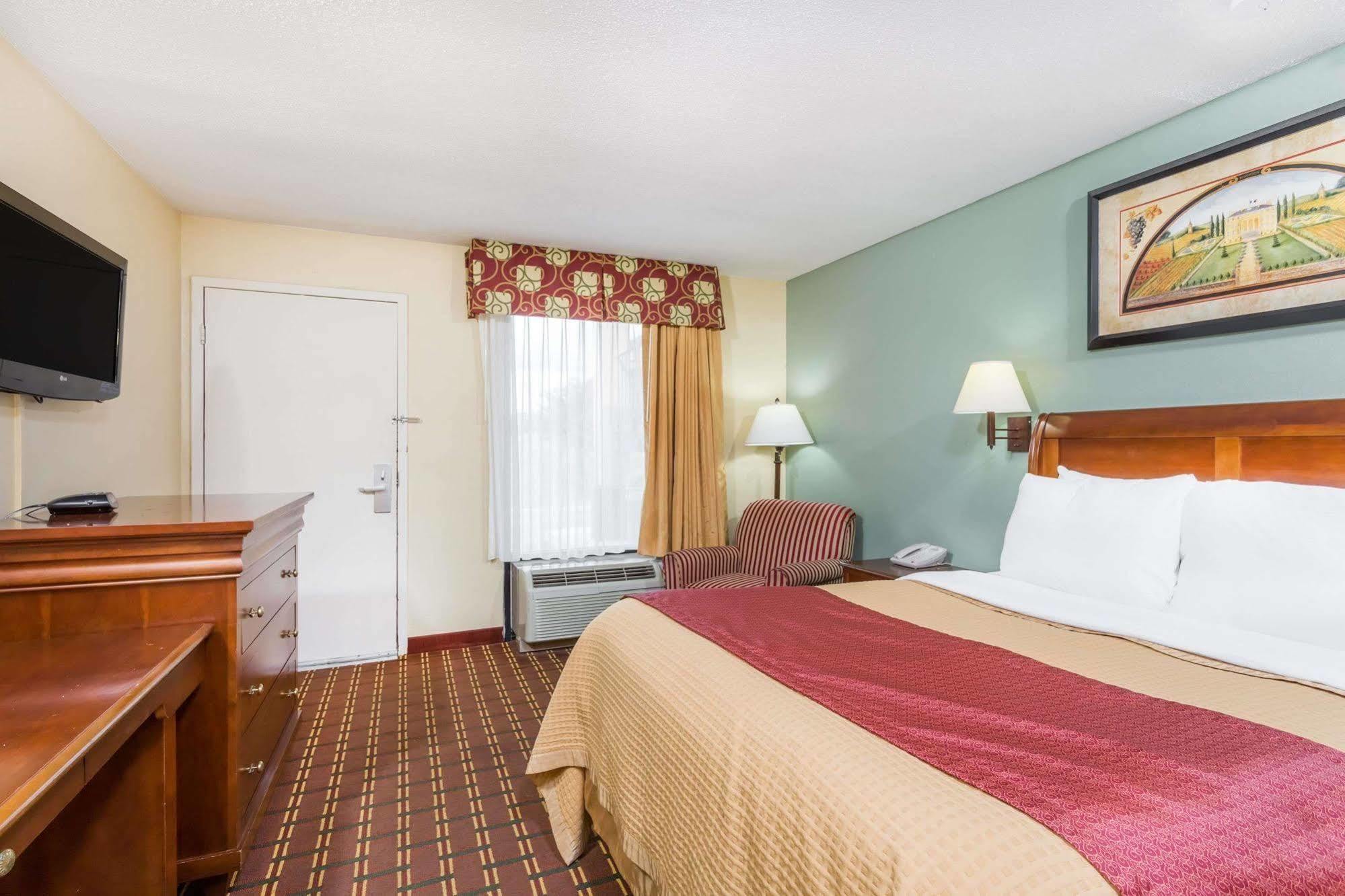 Days Inn By Wyndham Orangeburg Ngoại thất bức ảnh