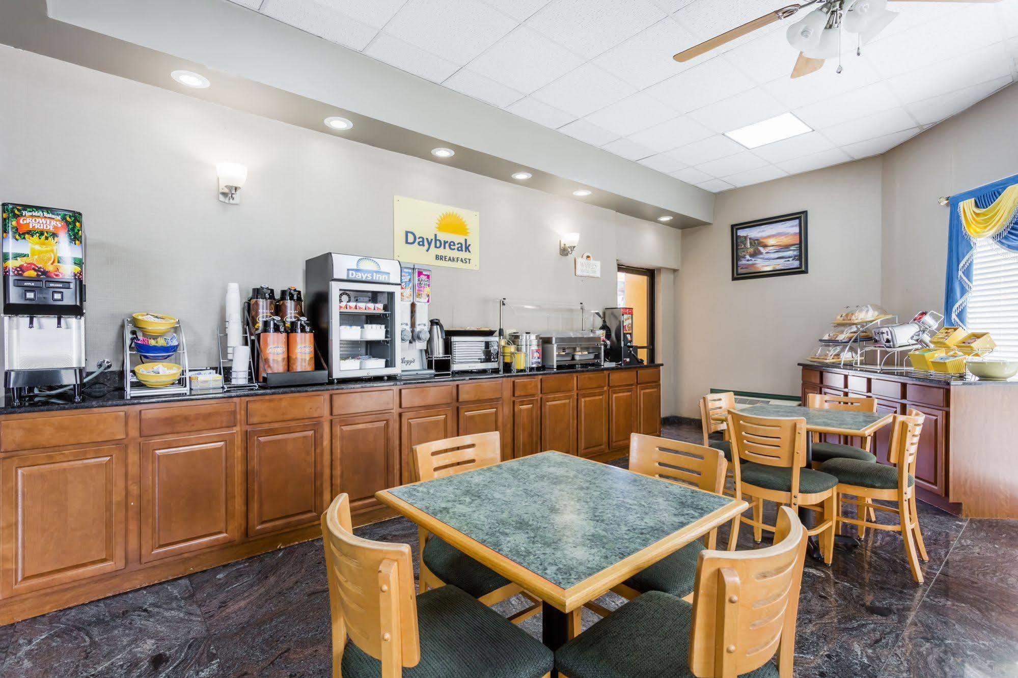 Days Inn By Wyndham Orangeburg Ngoại thất bức ảnh